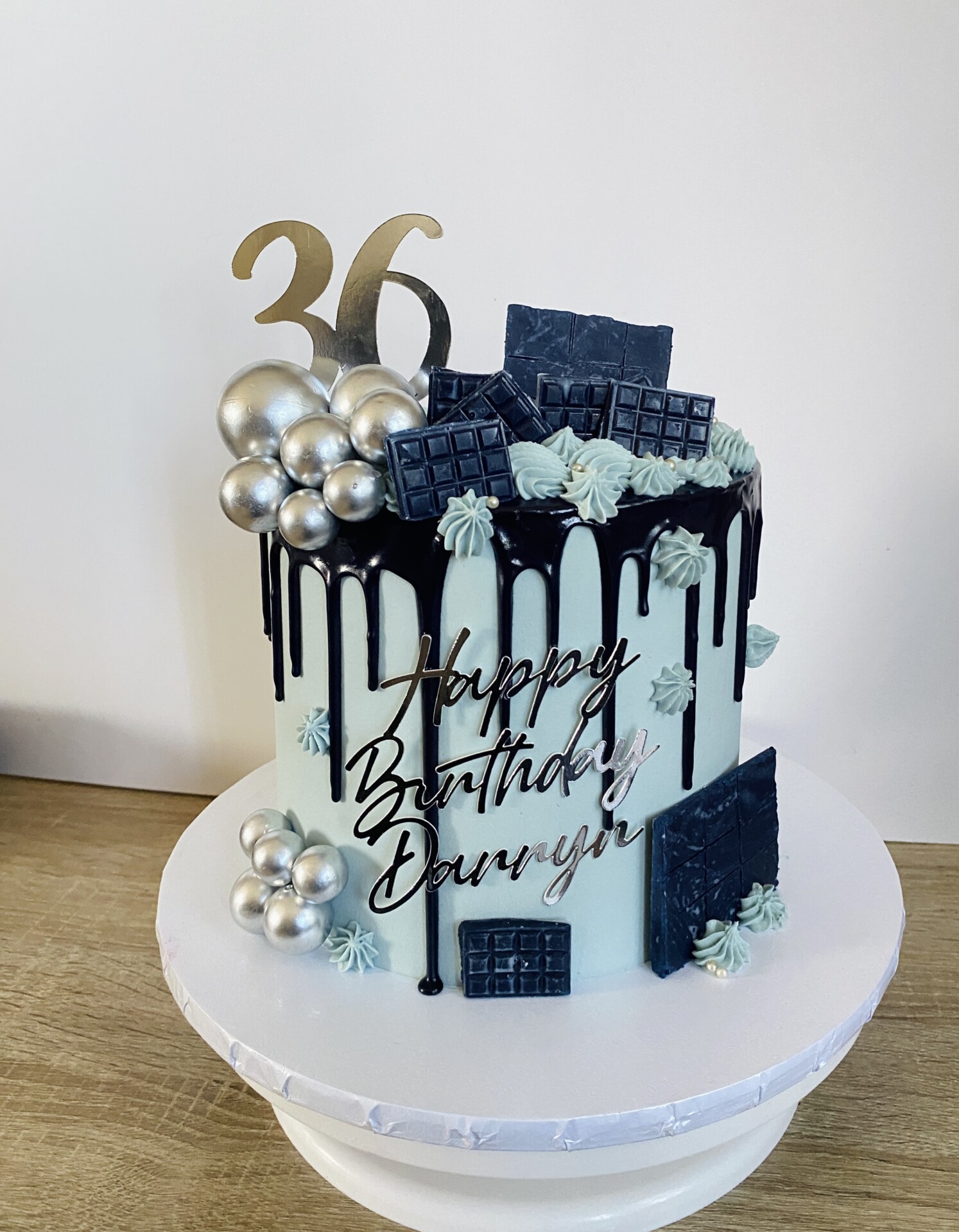 Rectangular Drip Cakes Simplistic drip cake – Rabos Eatery