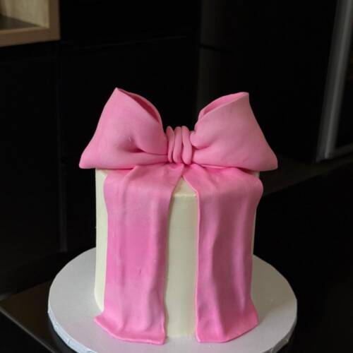 Bow Cake